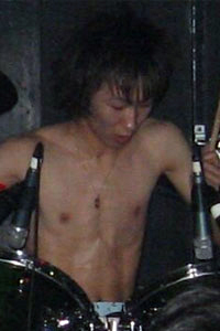 ドラムス担当「Kazuya」写真
