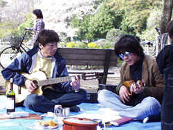 Mr.Tachimura and me at Zempukuji-park.